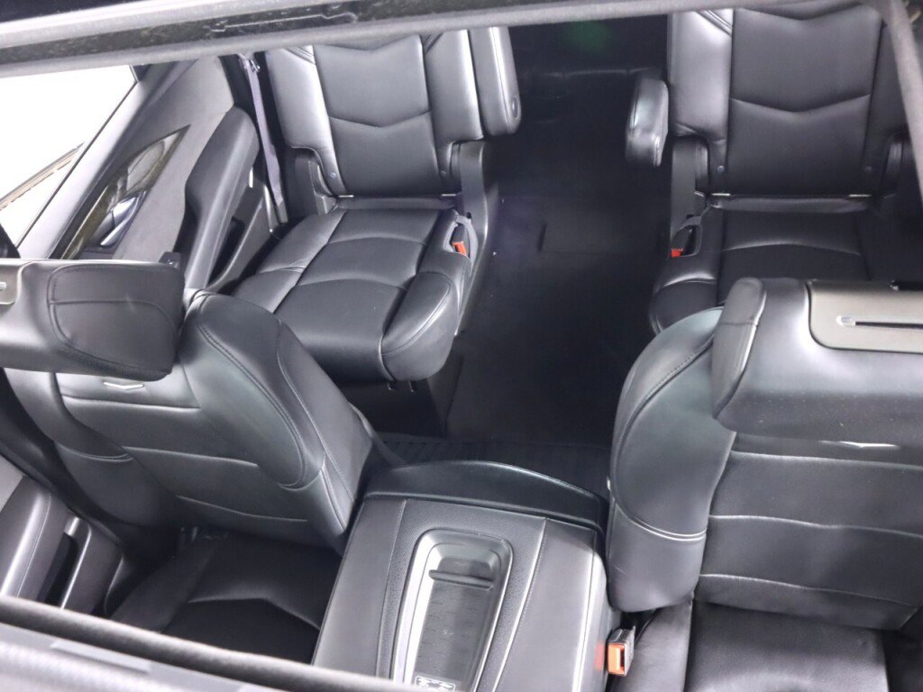 Used 2016 Cadillac Escalade Platinum AWD/4WD image 28