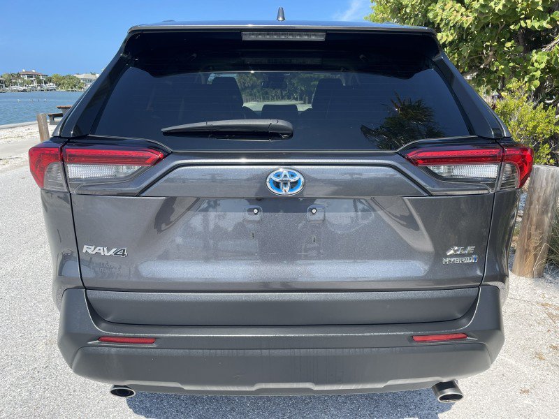 Used 2021 Toyota RAV4 XLE Premium AWD/4WD image 32
