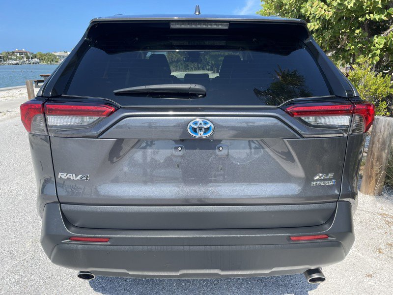 Used 2021 Toyota RAV4 XLE Premium AWD/4WD image 32