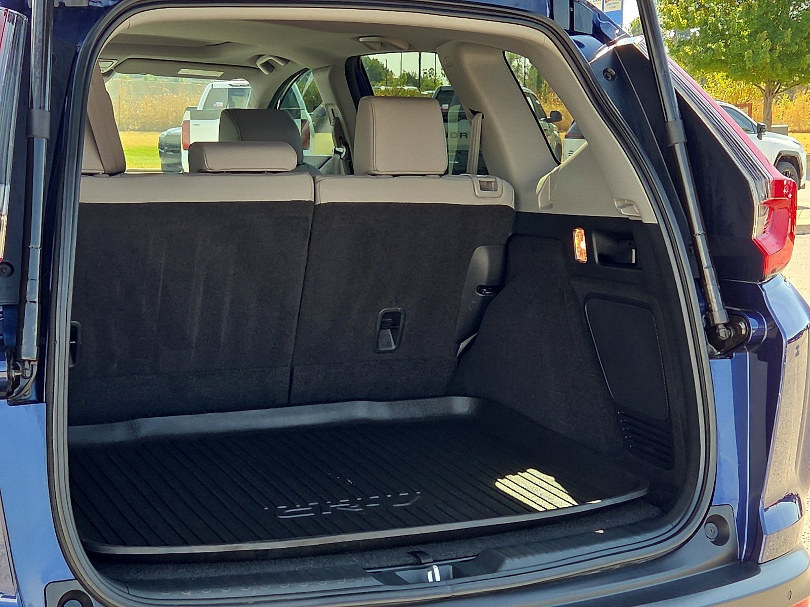 Used 2022 Honda CR-V Touring image 9