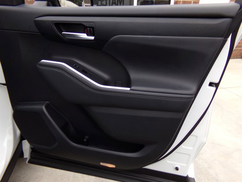 Used 2022 Toyota Highlander XLE image 69