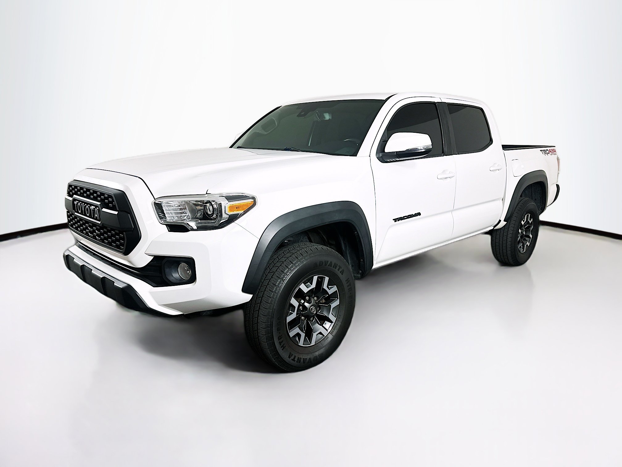 Used 2021 Toyota Tacoma TRD Off-Road w/ Technology Package AWD/4WD image 3