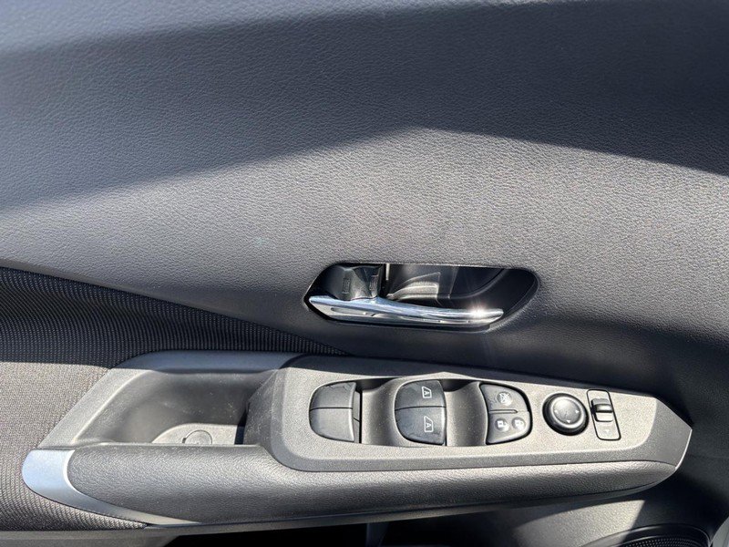 Used 2023 Nissan Kicks SV FWD image 10