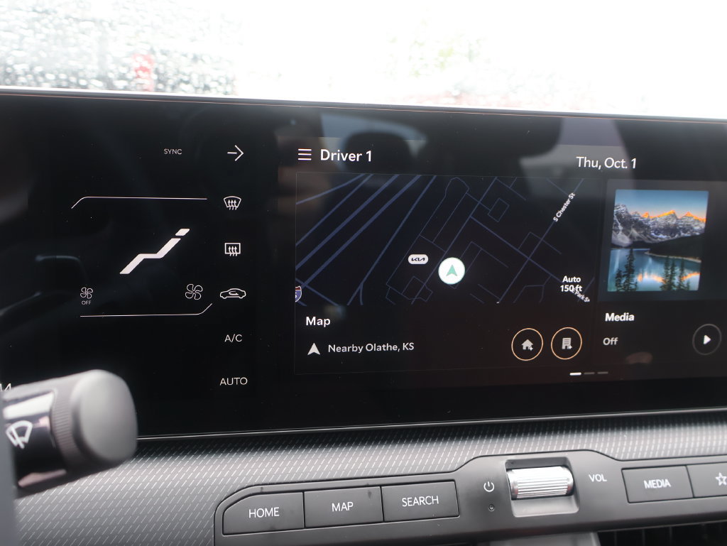 New 2026 Kia K4 GT-Line w/ GT-Line Premium Package FWD image 24