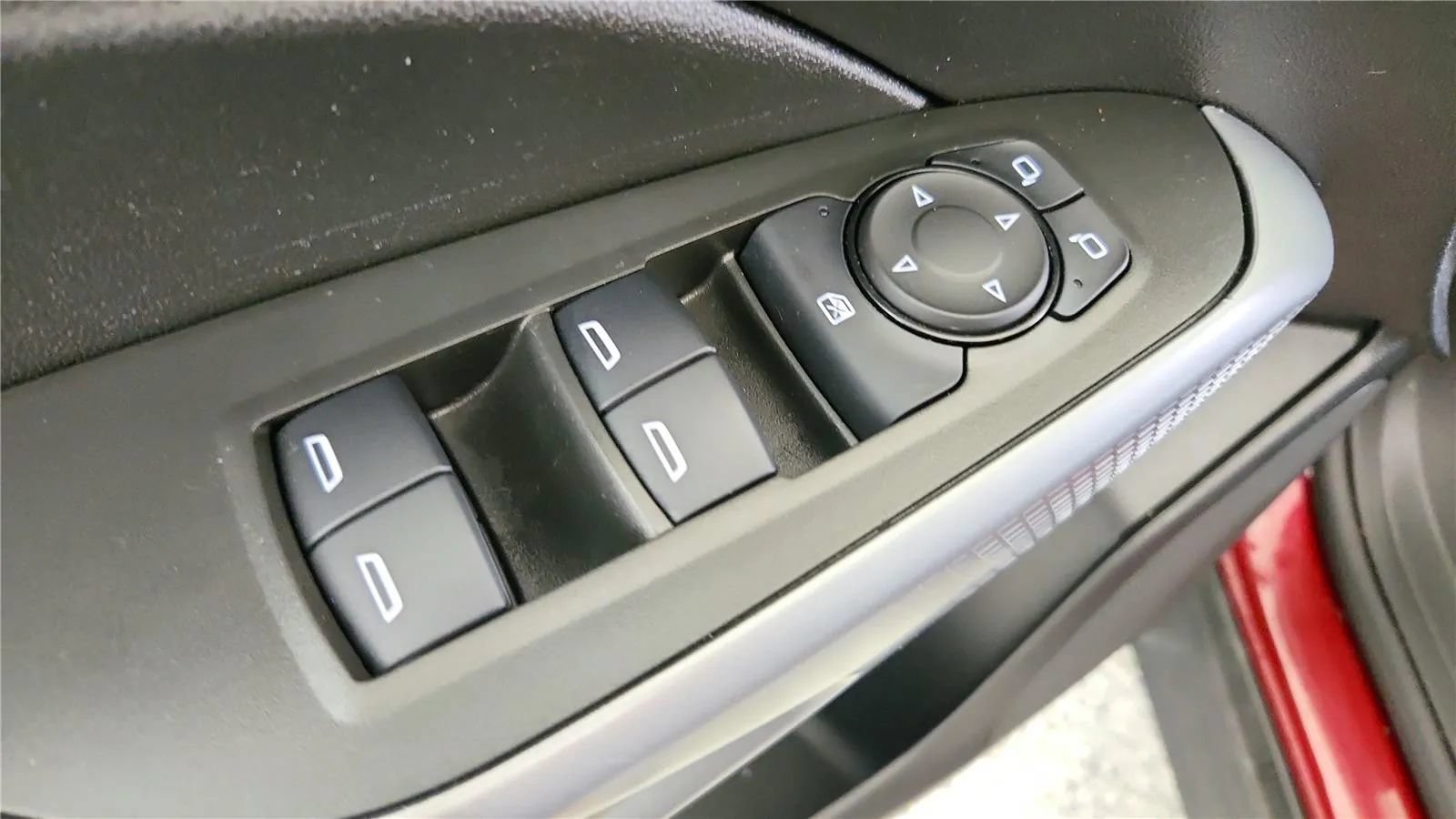 Used 2024 Chevrolet Trax LS w/ LS Convenience Package FWD image 30