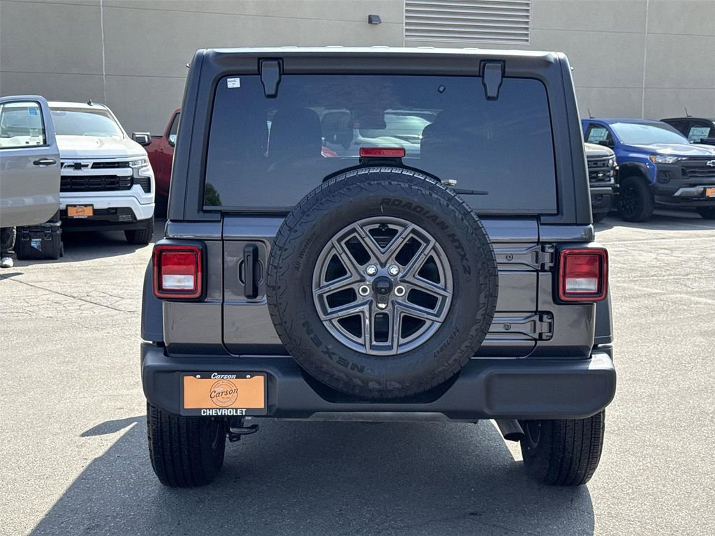 Used 2025 Jeep Wrangler Unlimited Sport AWD/4WD image 4