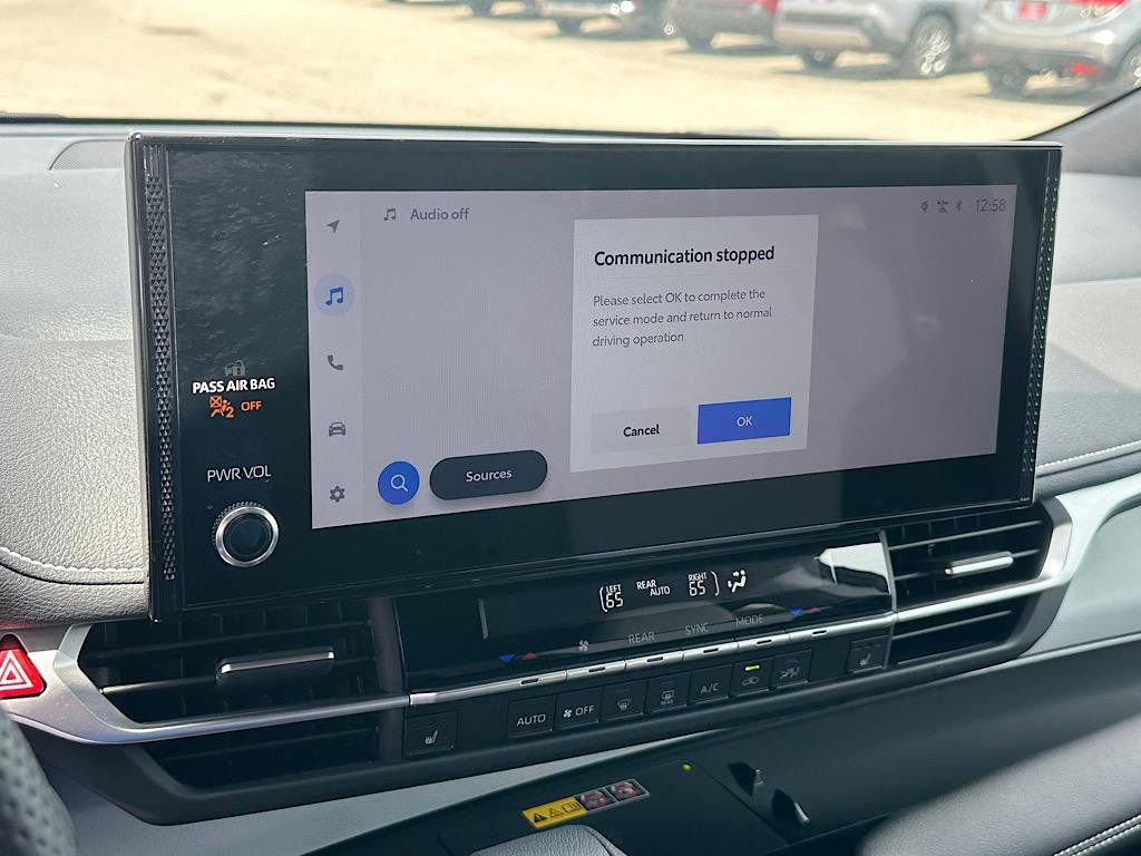Used 2025 Toyota Sienna XSE AWD/4WD image 24