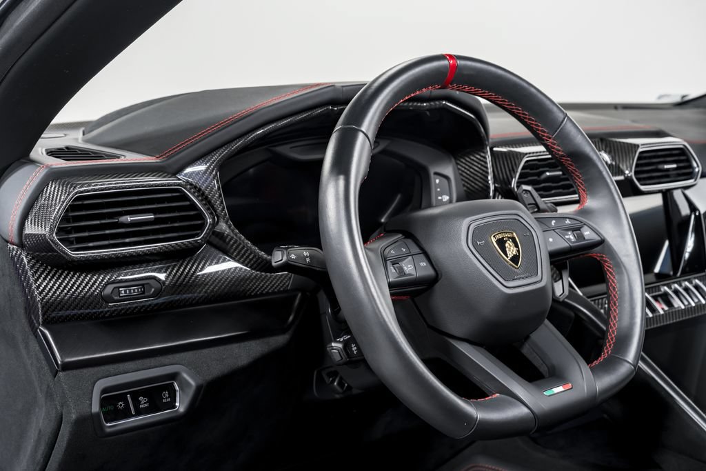 Used 2024 Lamborghini Urus Performante AWD/4WD image 14