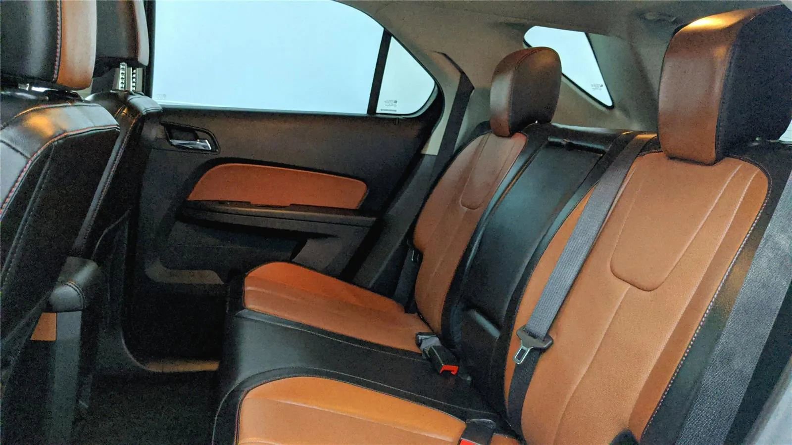 Used 2016 Chevrolet Equinox LTZ w/ Enhanced Convenience Package FWD image 27