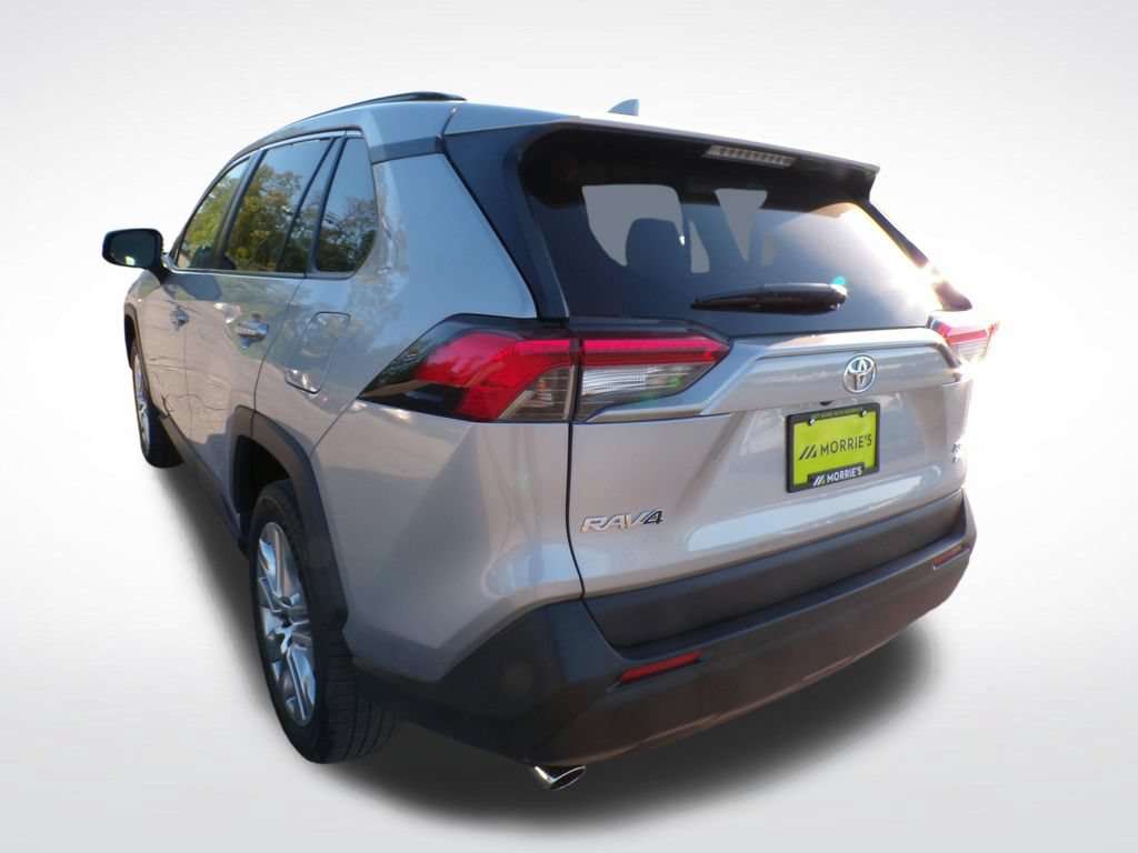 Used 2019 Toyota RAV4 XLE Premium w/ Cold Weather Package AWD/4WD image 4