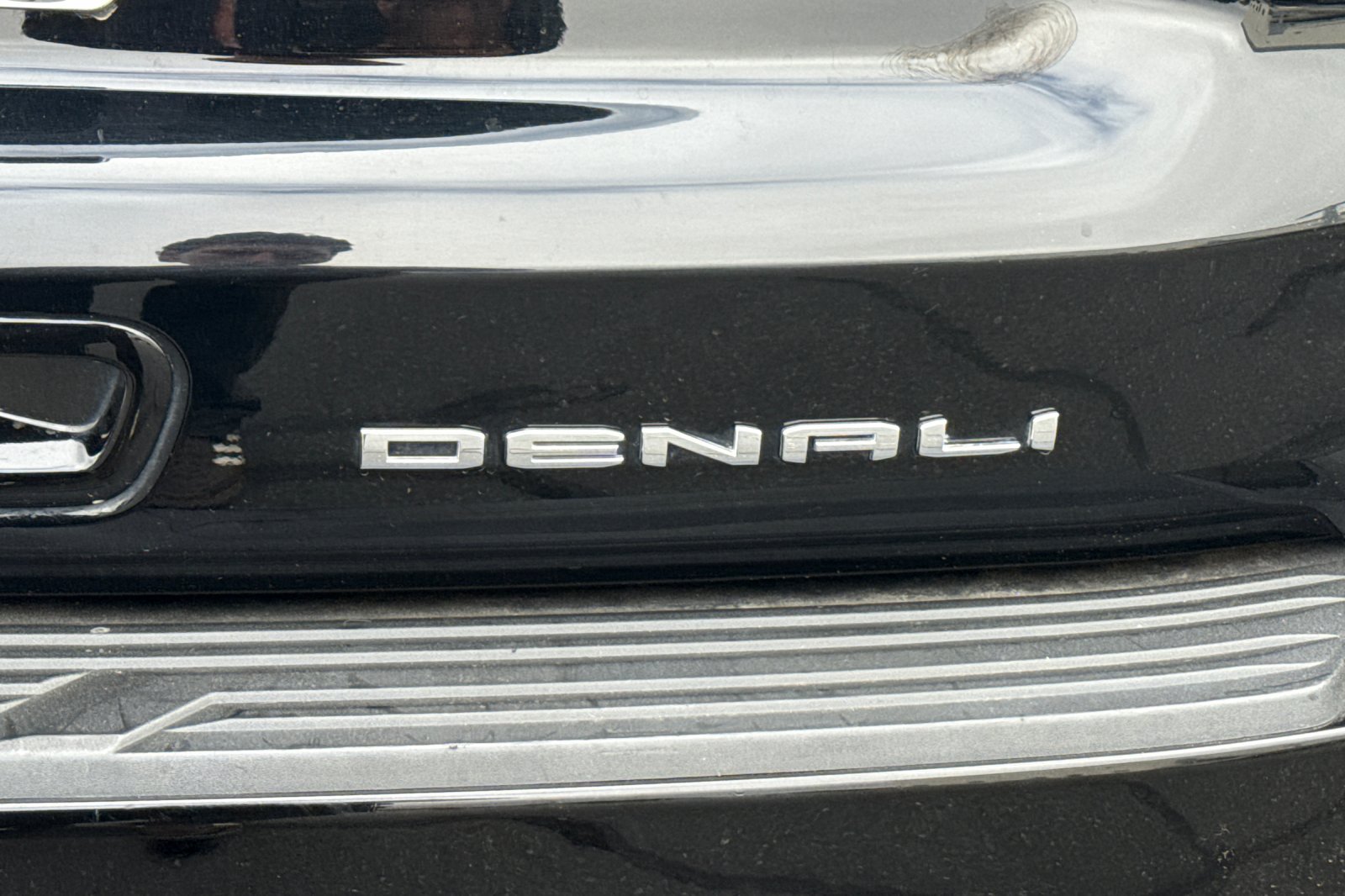 Used 2021 GMC Yukon XL Denali w/ Denali Ultimate Package AWD/4WD image 38