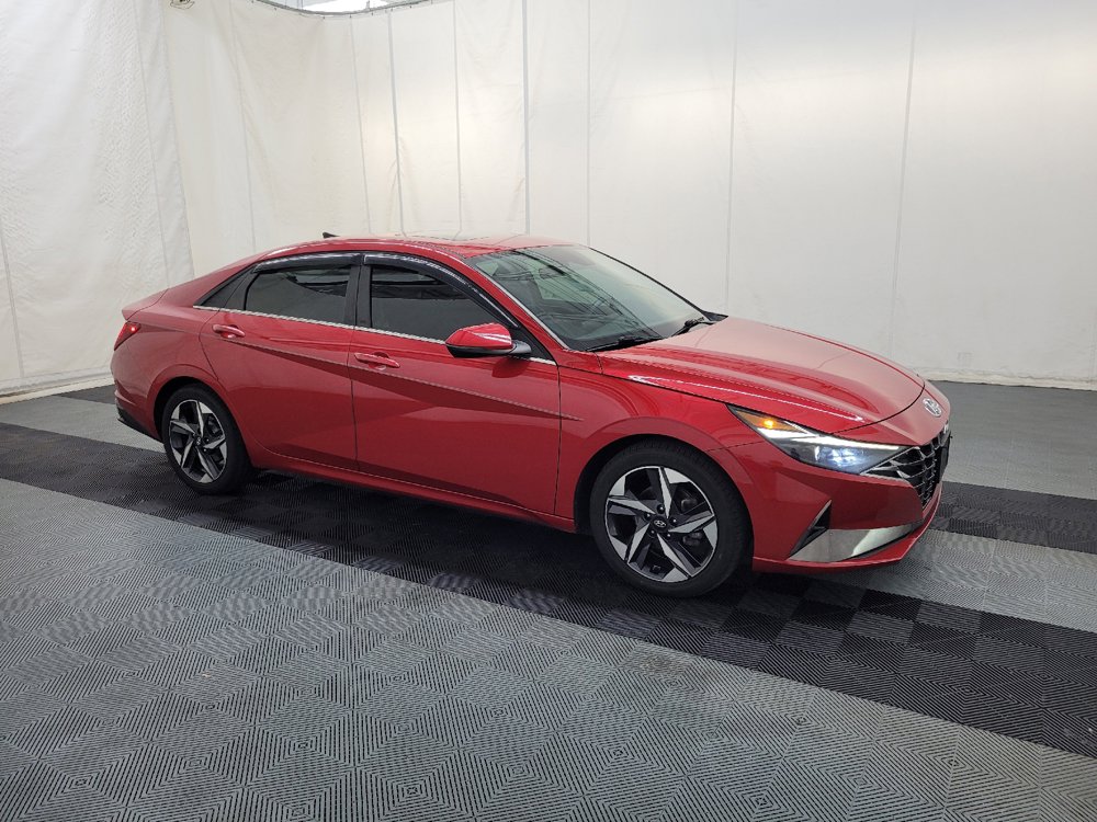Used 2023 Hyundai Elantra Limited w/ Preferred Accessory Package FWD image 11