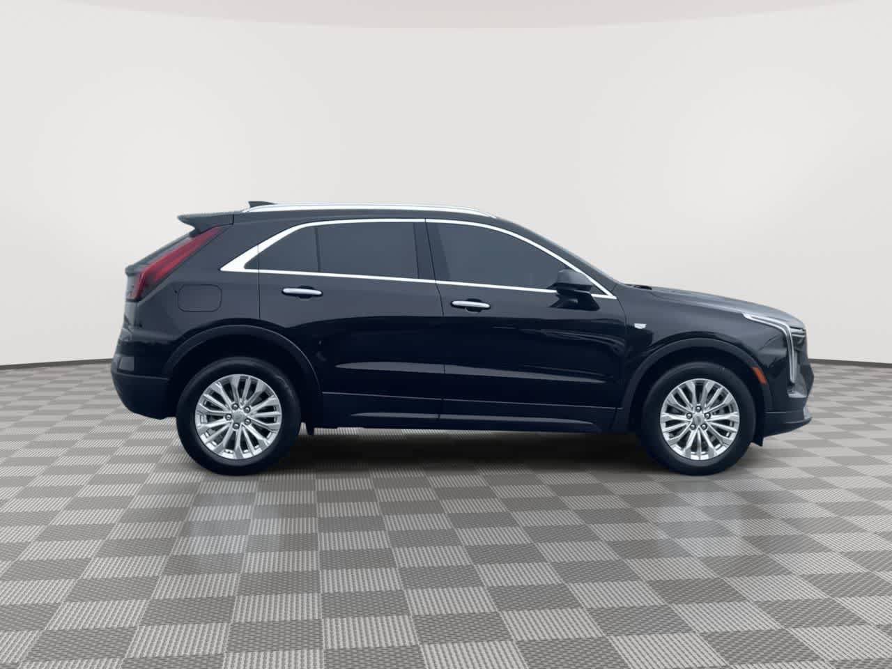 Certified 2024 Cadillac XT4 Luxury w/ Cold Weather Package AWD/4WD image 9