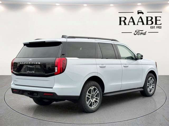 New 2026 Ford Expedition Active image 4