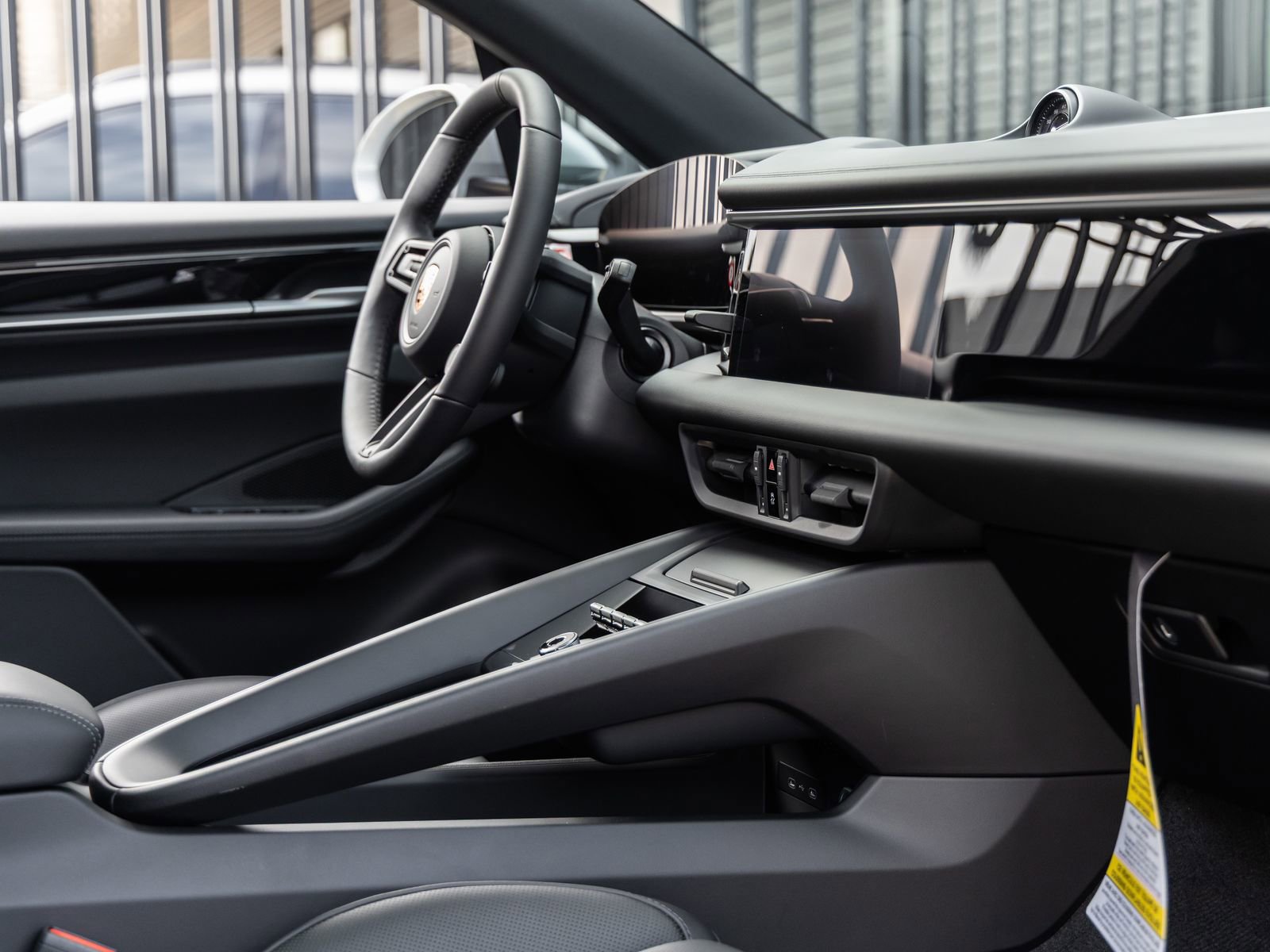 Certified 2025 Porsche Macan Electric image 41