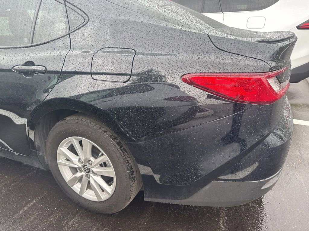 Used 2025 Toyota Camry LE w/ Convenience Package image 7