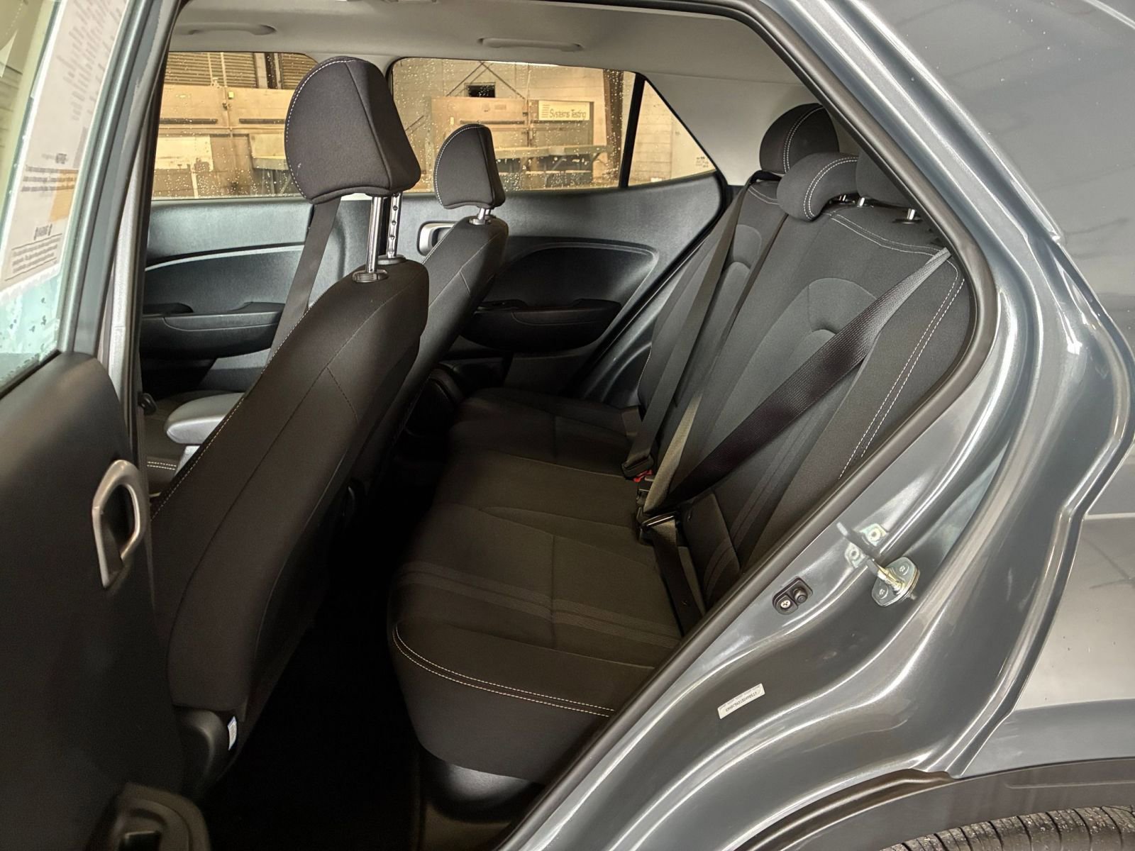 Used 2025 Hyundai Venue SEL image 25