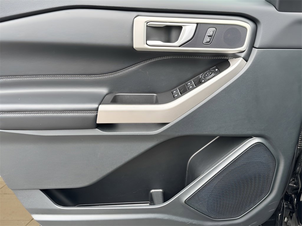 Used 2023 Ford Explorer XLT w/ Equipment Group 202A image 11