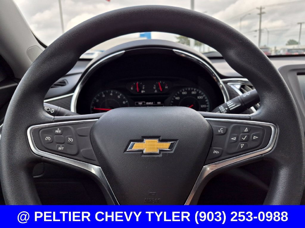 Used 2018 Chevrolet Malibu LT FWD image 18