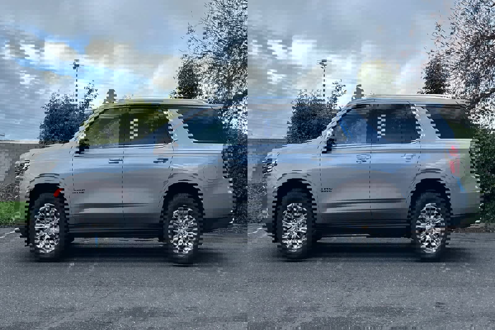 Used 2024 Chevrolet Tahoe Premier w/ Premium Package image 6