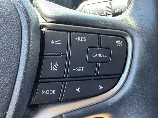 Used 2020 Lexus UX 250h w/ Premium Package AWD/4WD image 28