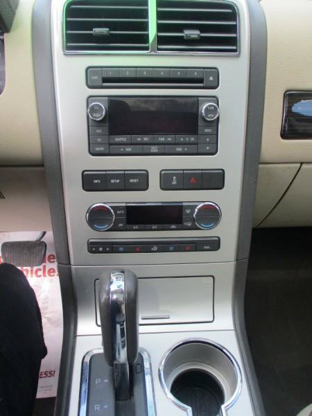 Used 2010 Lincoln MKX AWD image 12