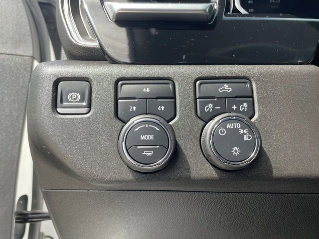 Used 2024 Chevrolet Silverado 2500 LT AWD/4WD image 17