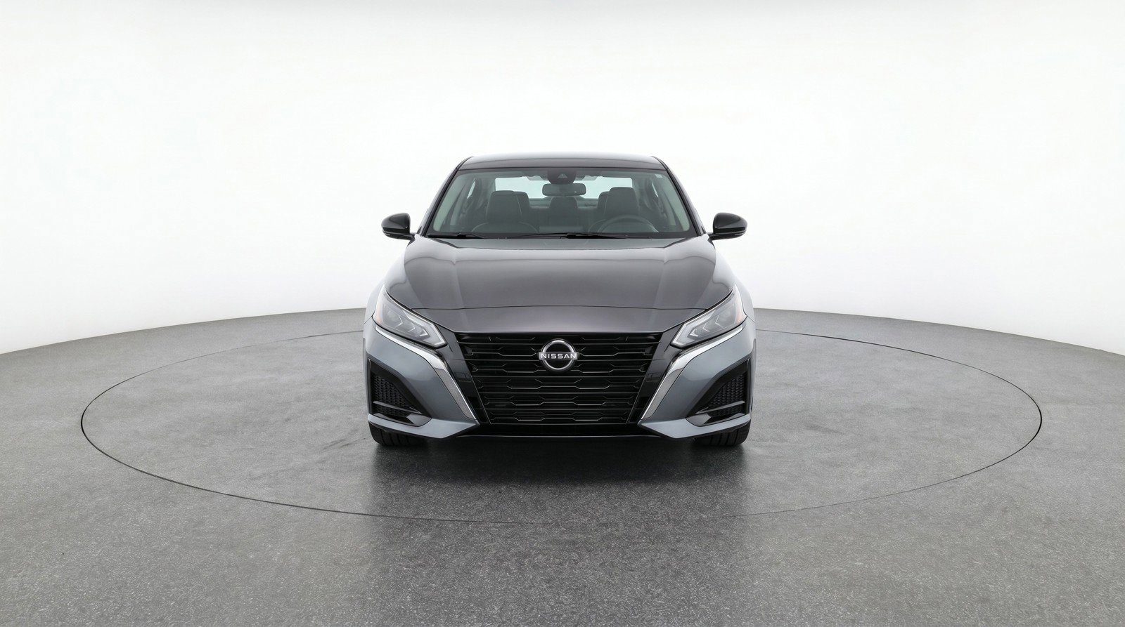 Used 2025 Nissan Altima 2.5 SV FWD image 2