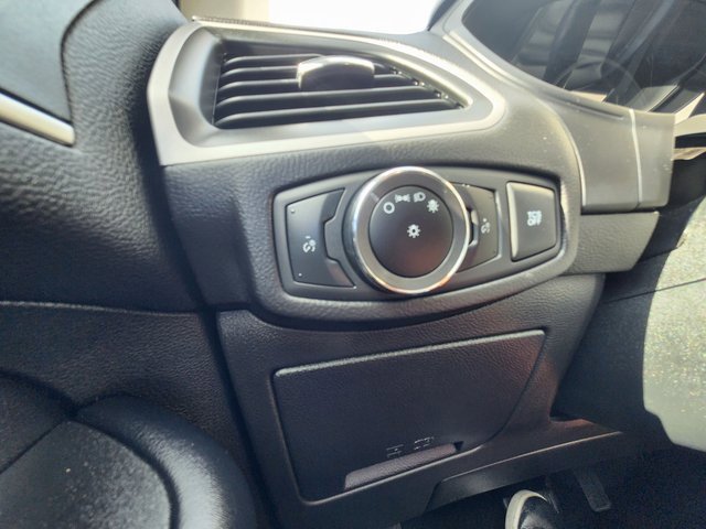 Used 2023 Ford Edge SEL image 35