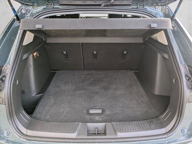 Used 2025 Chevrolet Trax LT FWD image 6