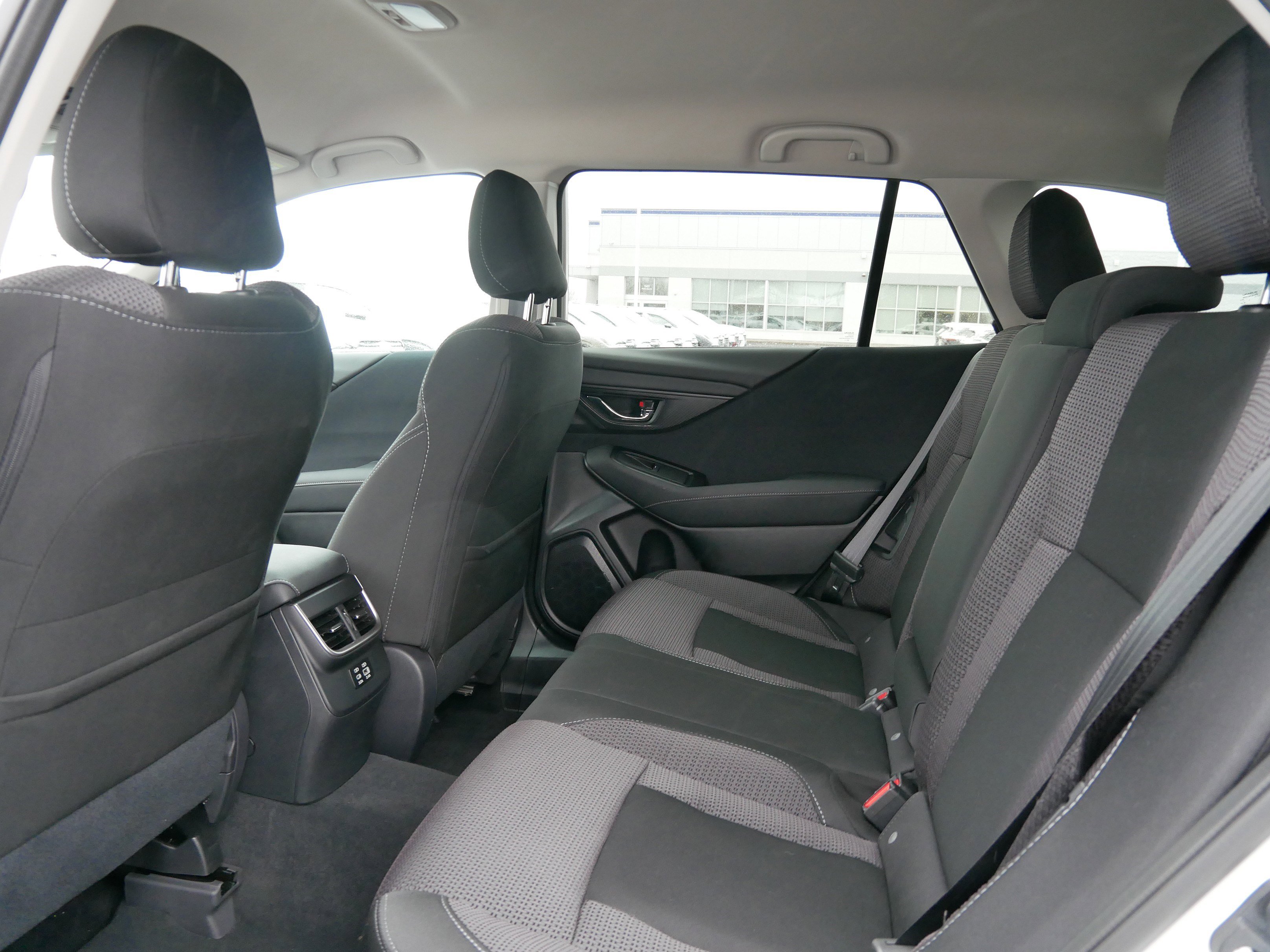 Certified 2025 Subaru Outback Premium w/ Popular Package #1A image 32