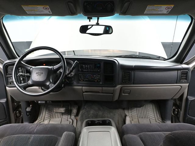 Used 2002 Chevrolet Suburban LS image 23