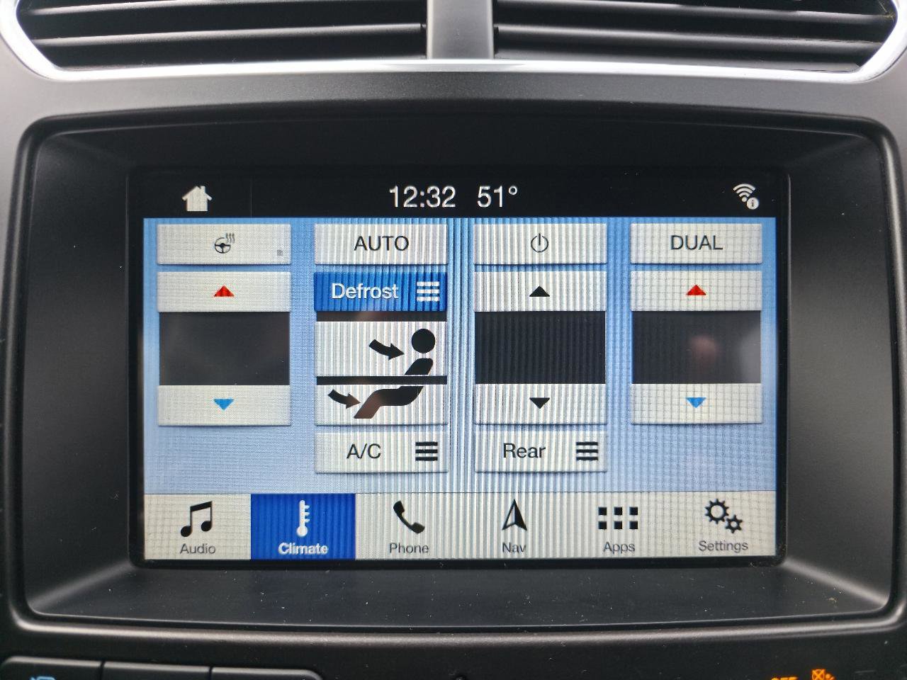 Used 2018 Ford Explorer Platinum image 35