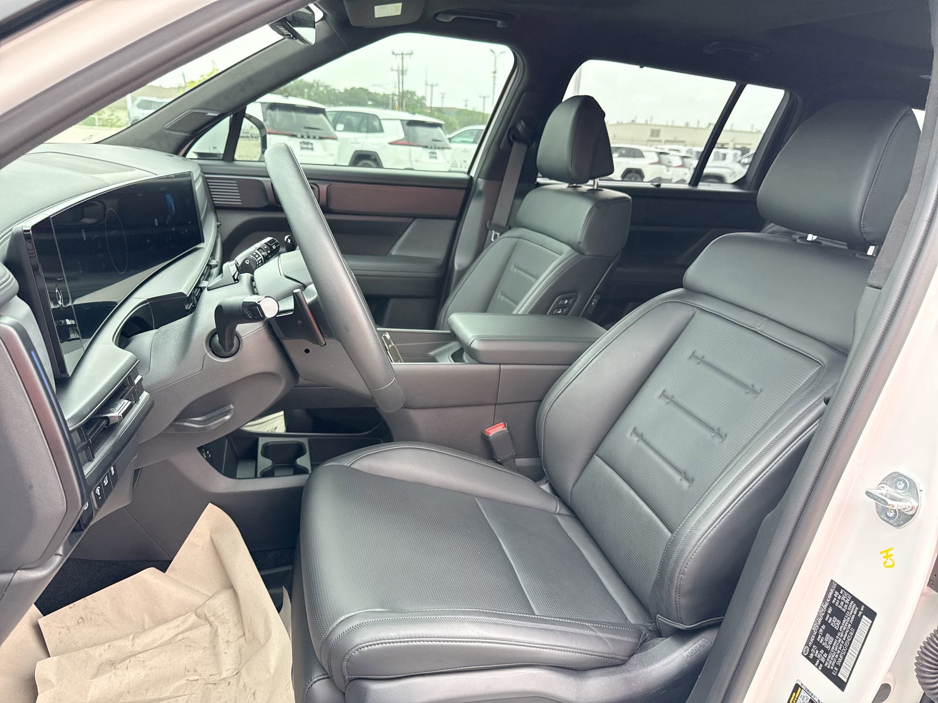 Used 2025 Hyundai Santa Fe Calligraphy AWD/4WD image 13