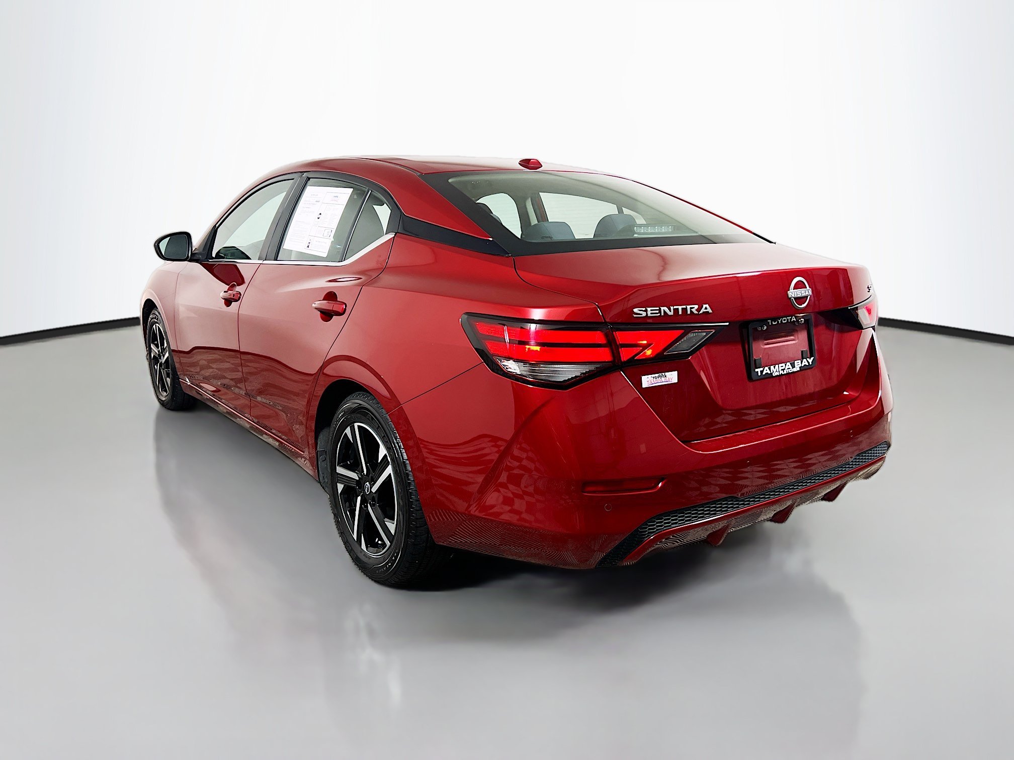 Used 2024 Nissan Sentra SV FWD image 8