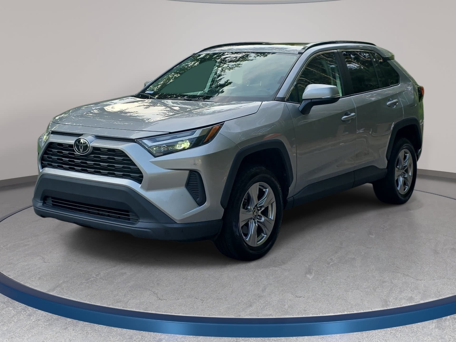 Used 2022 Toyota RAV4 XLE w/ Convenience Package FWD video 1
