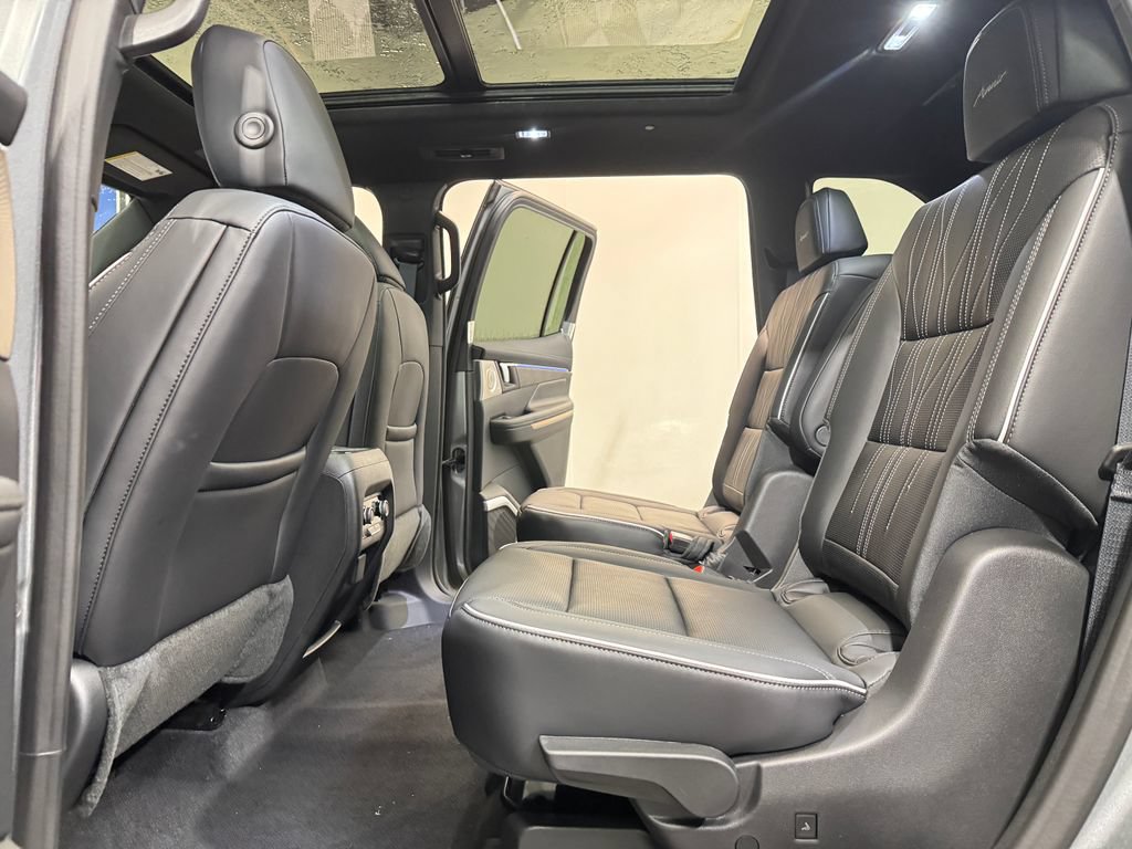 New 2026 Buick Enclave Avenir w/ Super Cruise Package AWD/4WD image 10