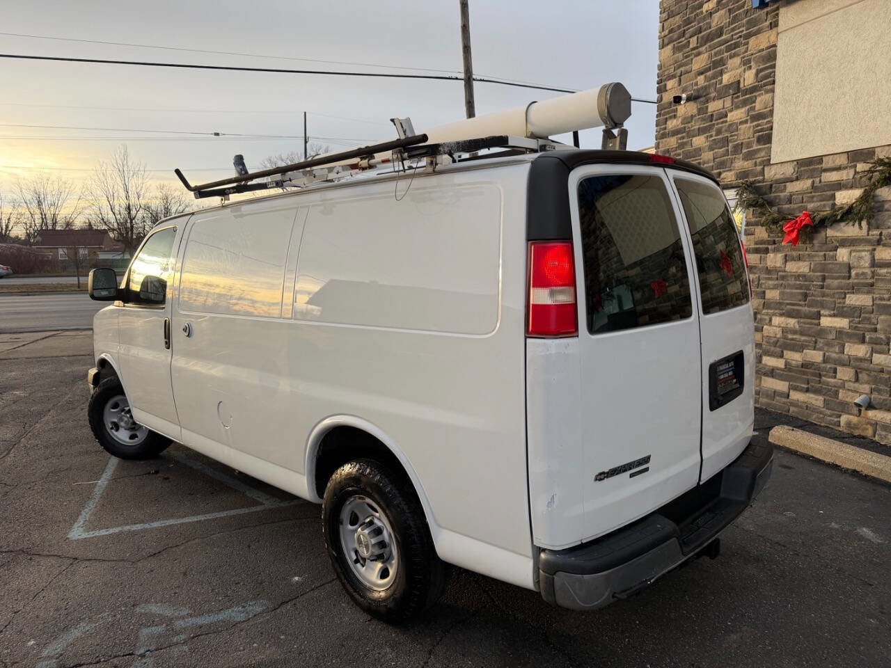 Used 2014 Chevrolet Express 2500 image 3
