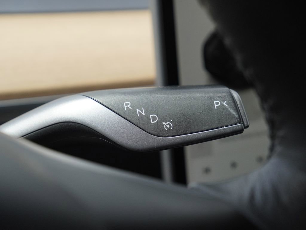 Used 2023 Tesla Model Y Long Range AWD/4WD image 10
