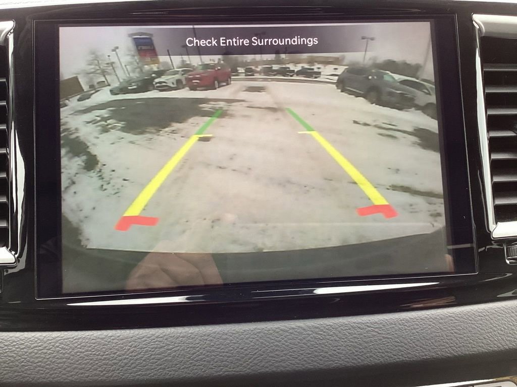 Used 2024 Chrysler Pacifica Touring-L image 20