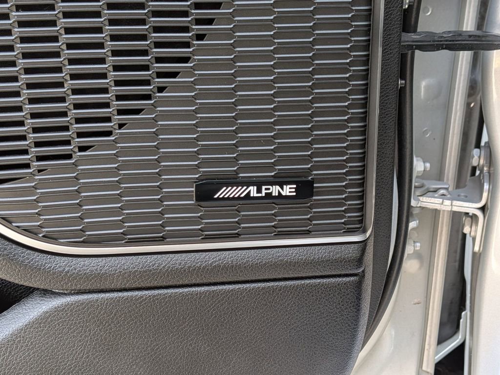 Used 2022 Jeep Grand Cherokee Limited 4xe image 12