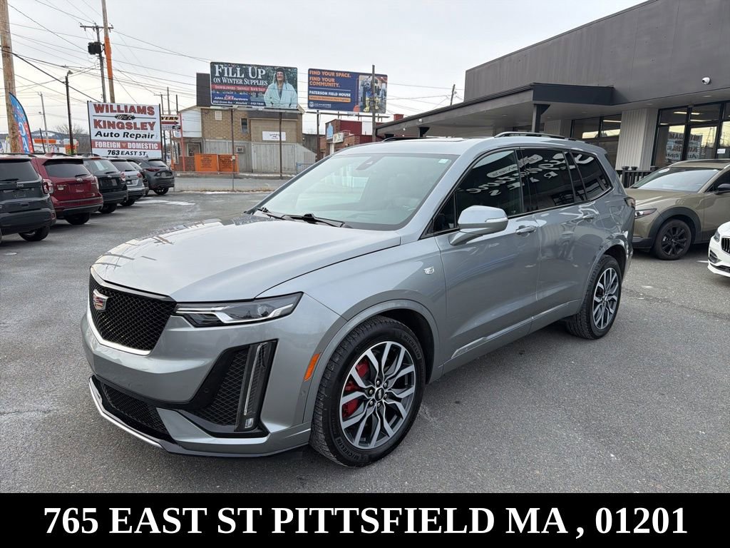 Used 2024 Cadillac XT6 Sport w/ Technology Package image 3