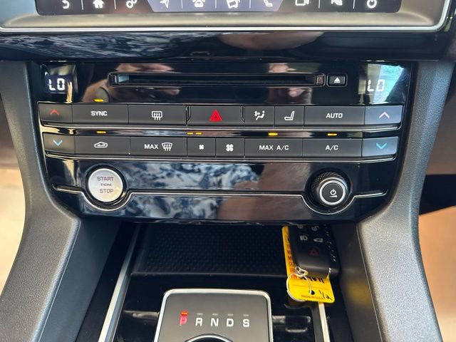 Used 2017 Jaguar F-PACE Prestige AWD/4WD image 20