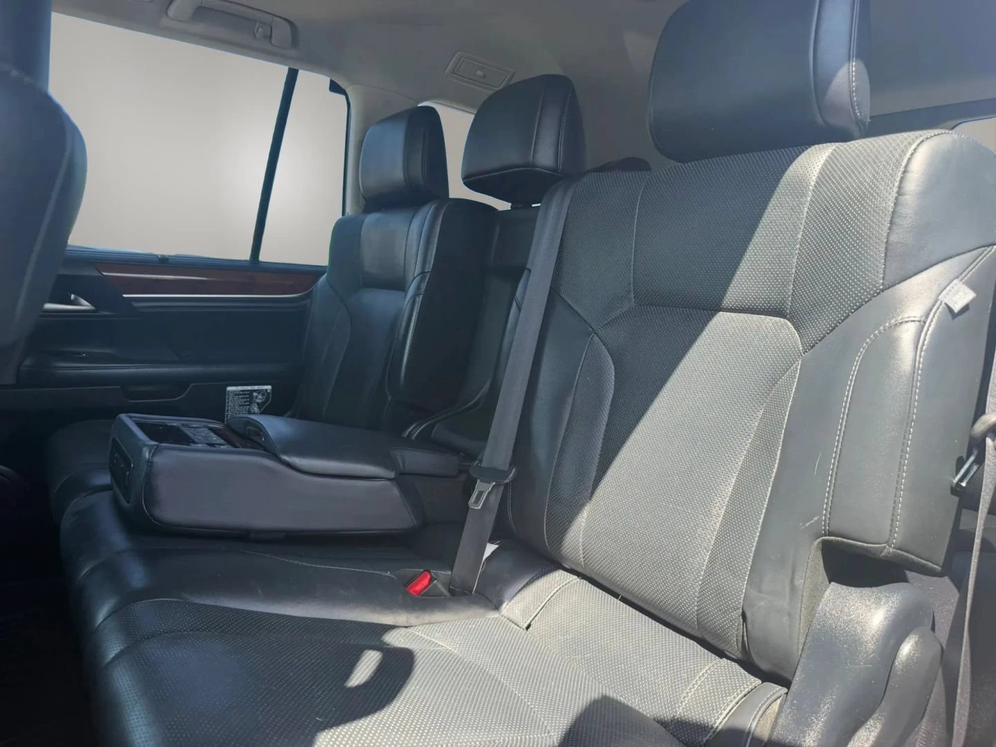 Used 2017 Lexus LX 570 4WD w/ Luxury Package image 13