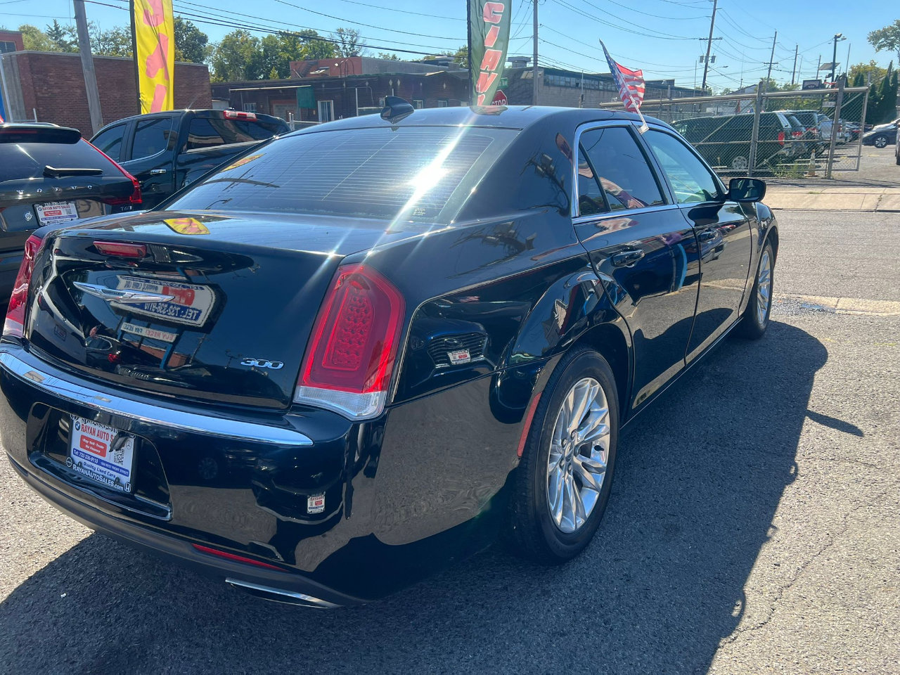 Used 2017 Chrysler 300 Limited image 10