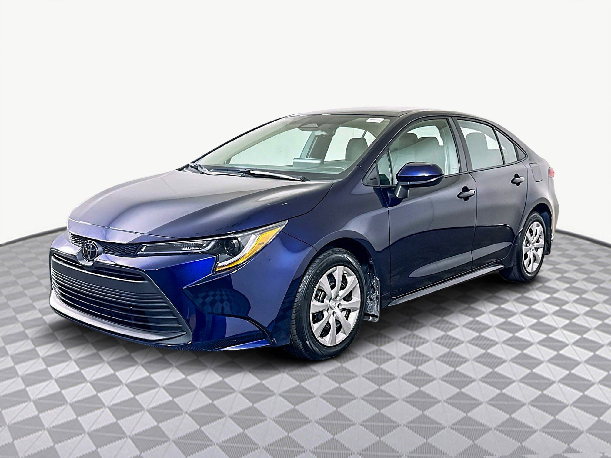 Used 2025 Toyota Corolla LE image 4
