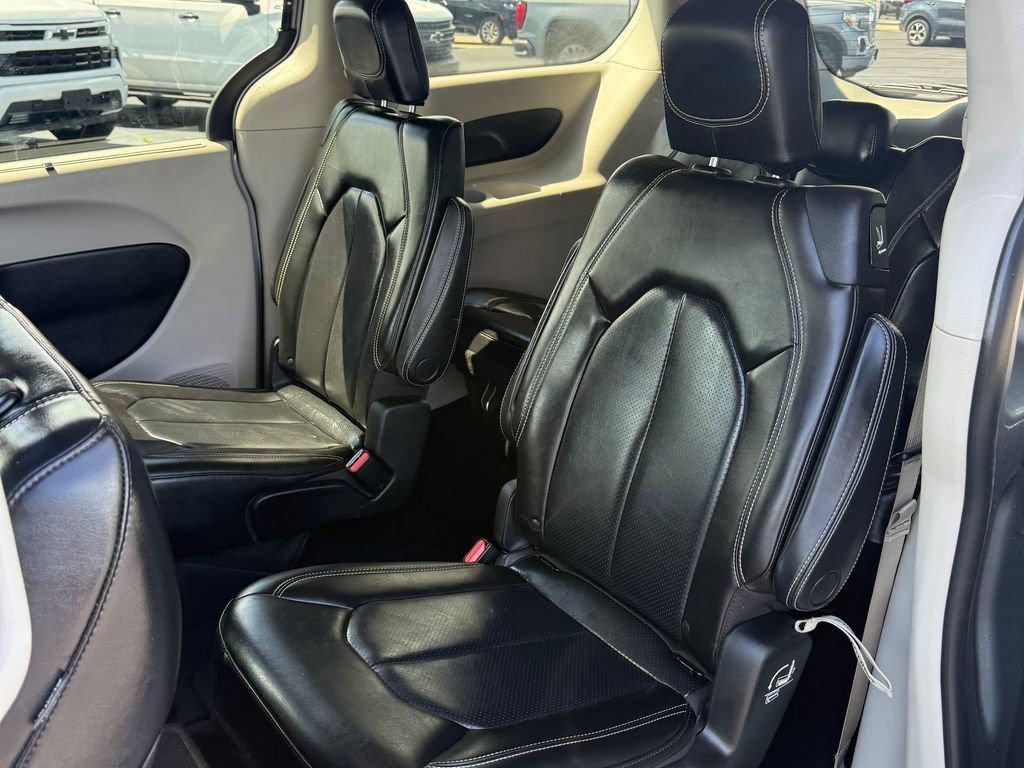 Used 2020 Chrysler Voyager Lxi FWD image 30