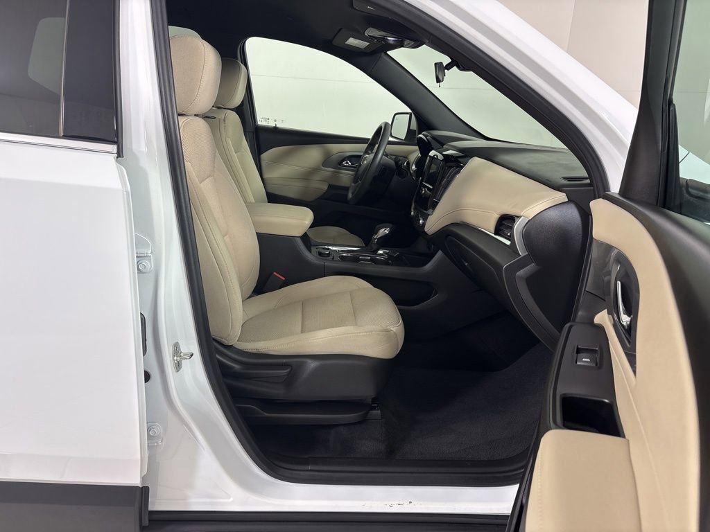 Used 2023 Chevrolet Traverse LS w/ Safety Package image 11