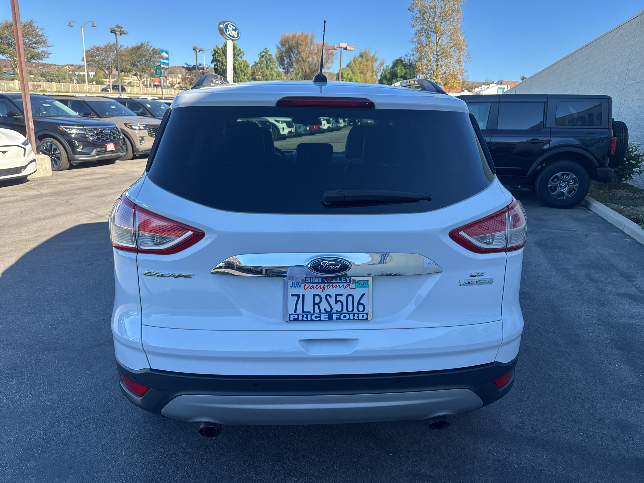 Used 2015 Ford Escape SE w/ SE Chrome Package FWD image 3