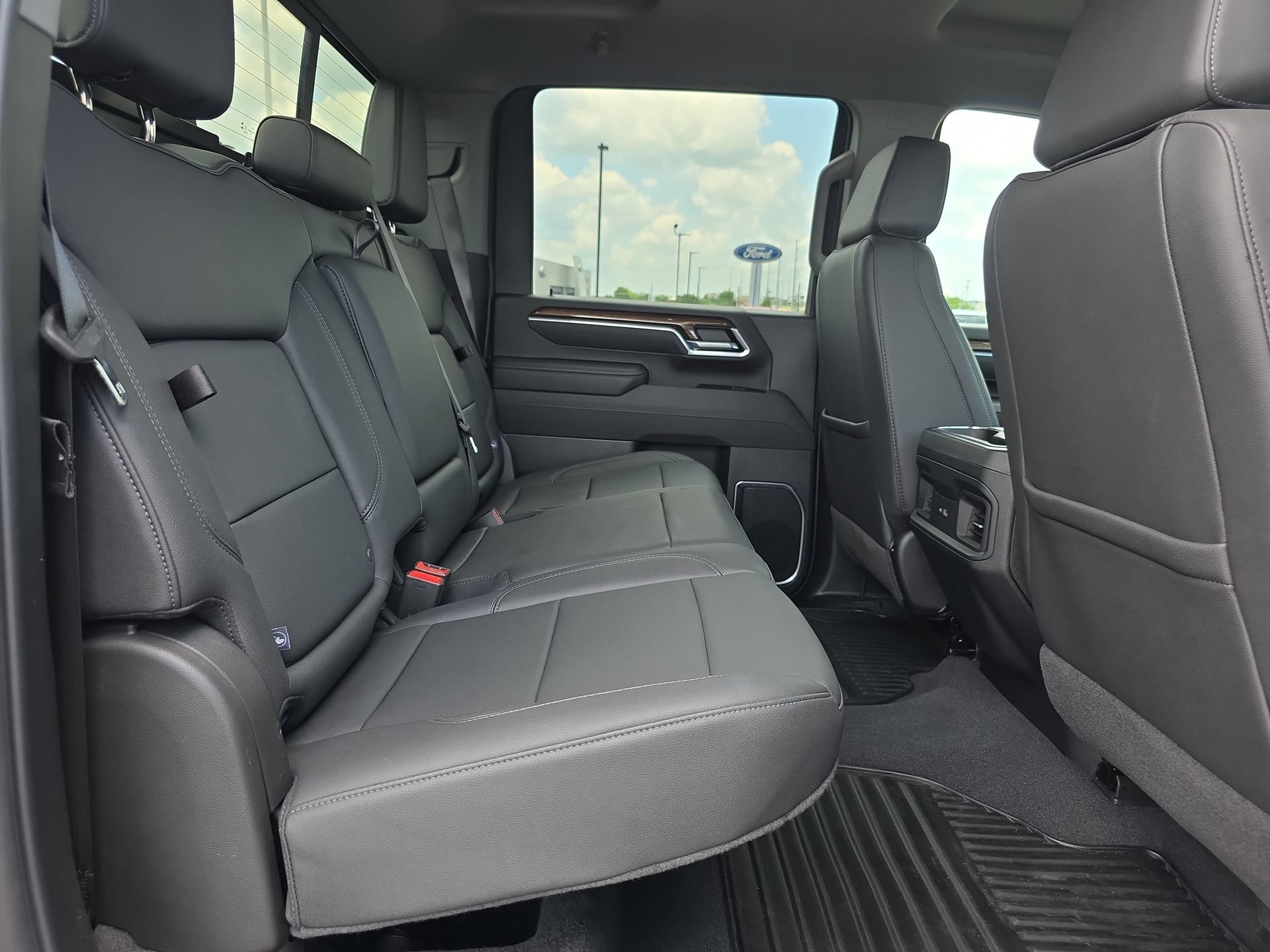 Used 2025 Chevrolet Silverado 2500 LT w/ Trail Boss Package AWD/4WD image 14